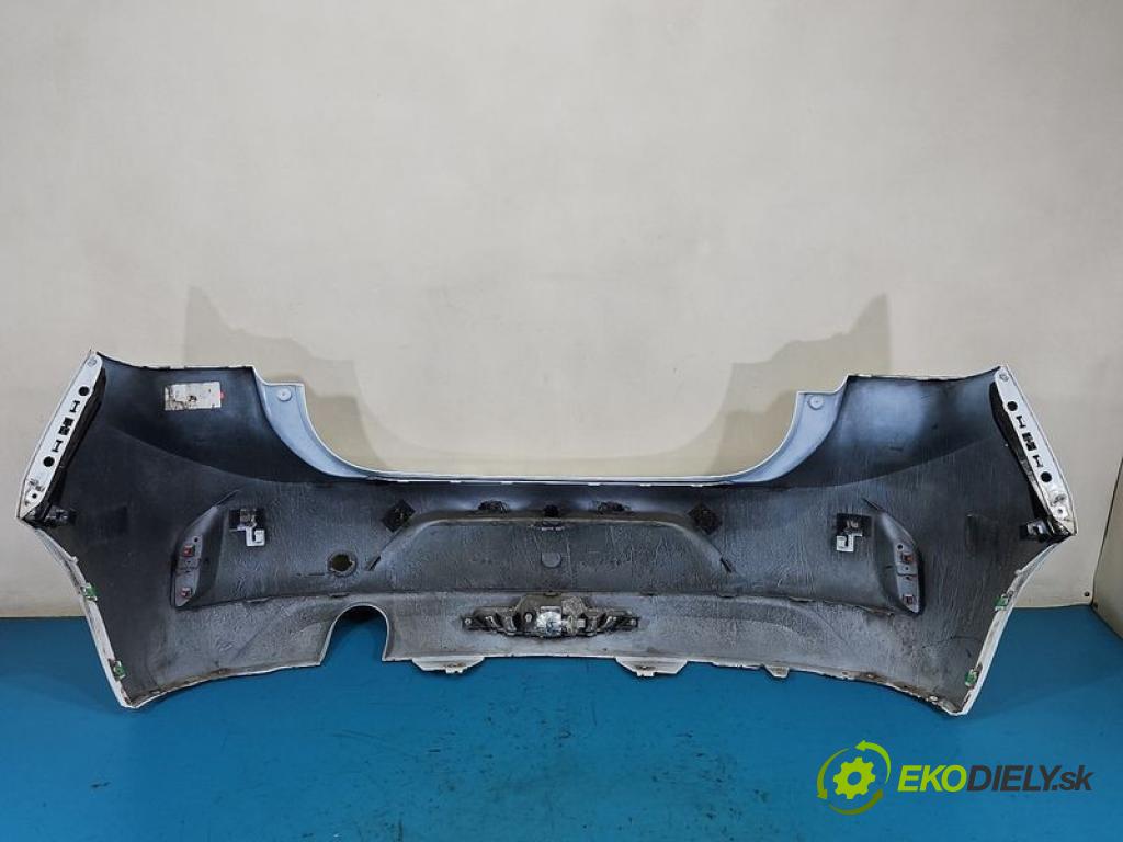 Opel Corsa F 2019- 1.2 12V 75 hp manual 55 kW 1199 cm3 5- nárazník zadní  (Klika dveří ostatní)