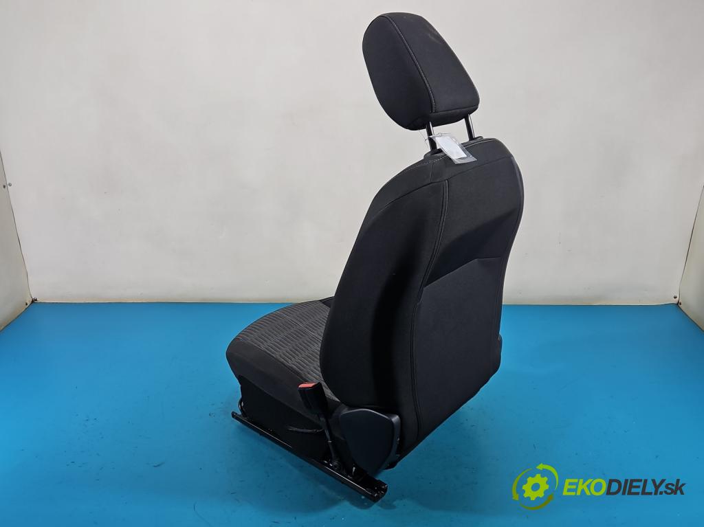 Opel Corsa F 2019- 1.2 12V 75 HP manual 55 kW 1199 cm3 5- Sedačka pravý (Sedadlo)