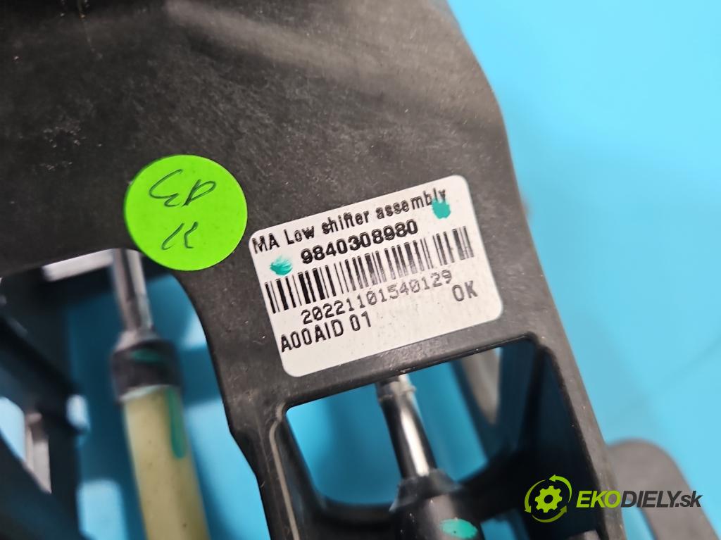 Opel Corsa F 2019- 1.2 12V 75 HP manual 55 kW 1199 cm3 5- Páka: Změny: stupeň,rýchlosť 9840308980 (Rýchlostná páka (kulisa))