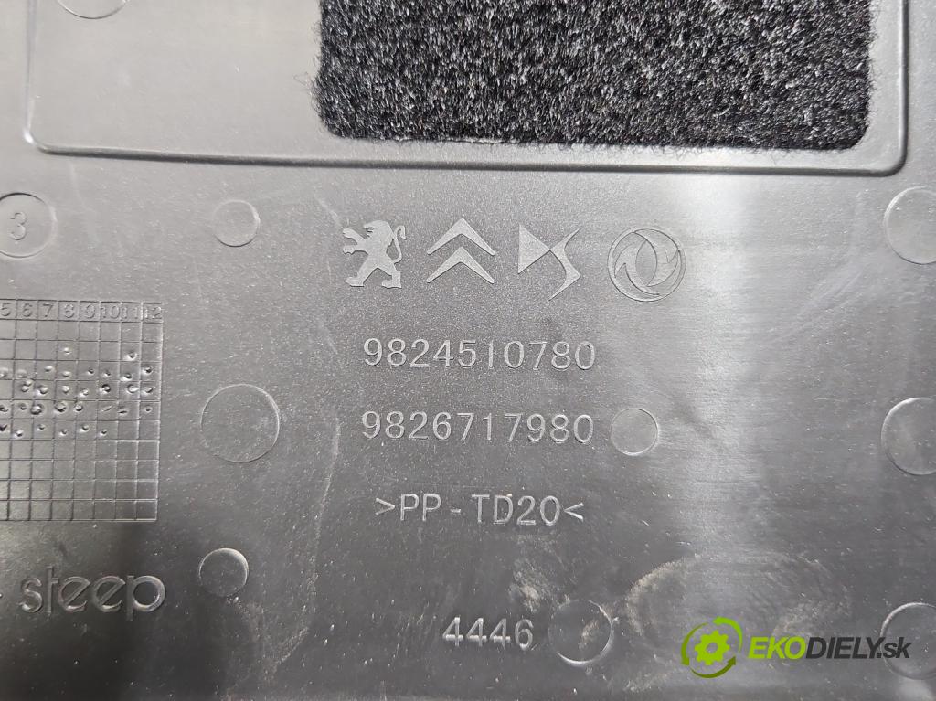 Opel Corsa F 2019- 1.2 12V 75 hp manual 55 kW 1199 cm3 5- skříňka pojistková 9824510780 (Pojistková skříňka)