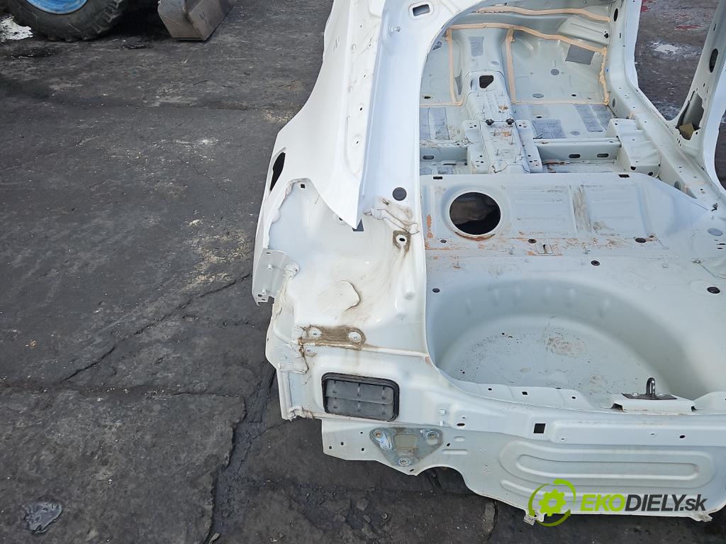 Opel Corsa F 2019- 1.2 12V 75 HP manual 55 kW 1199 cm3 5- blatník zadné ľavý