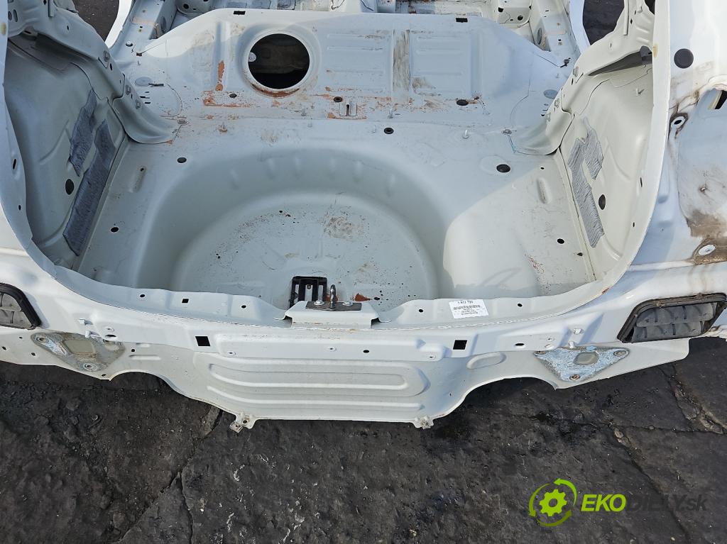Opel Corsa F 2019- 1.2 12V 75 hp manual 55 kW 1199 cm3 5- stěna zadní