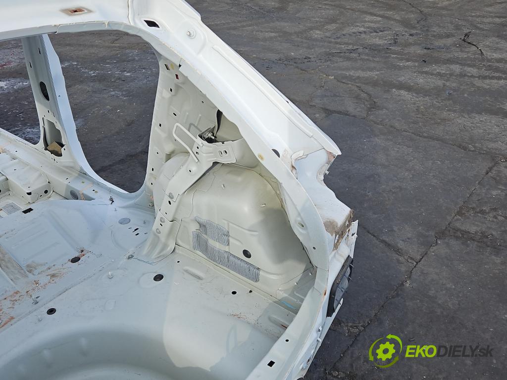 Opel Corsa F 2019- 1.2 12V 75 hp manual 55 kW 1199 cm3 5- blatnik zadní pravý