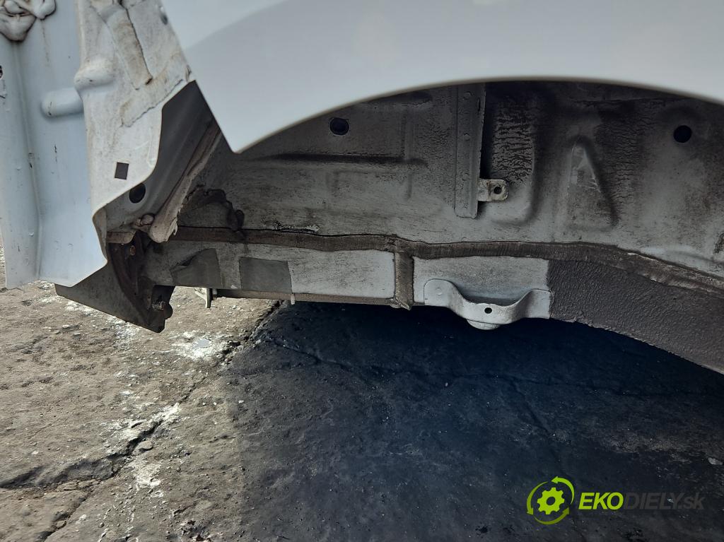 Opel Corsa F 2019- 1.2 12V 75 hp manual 55 kW 1199 cm3 5- blatnik zadní pravý