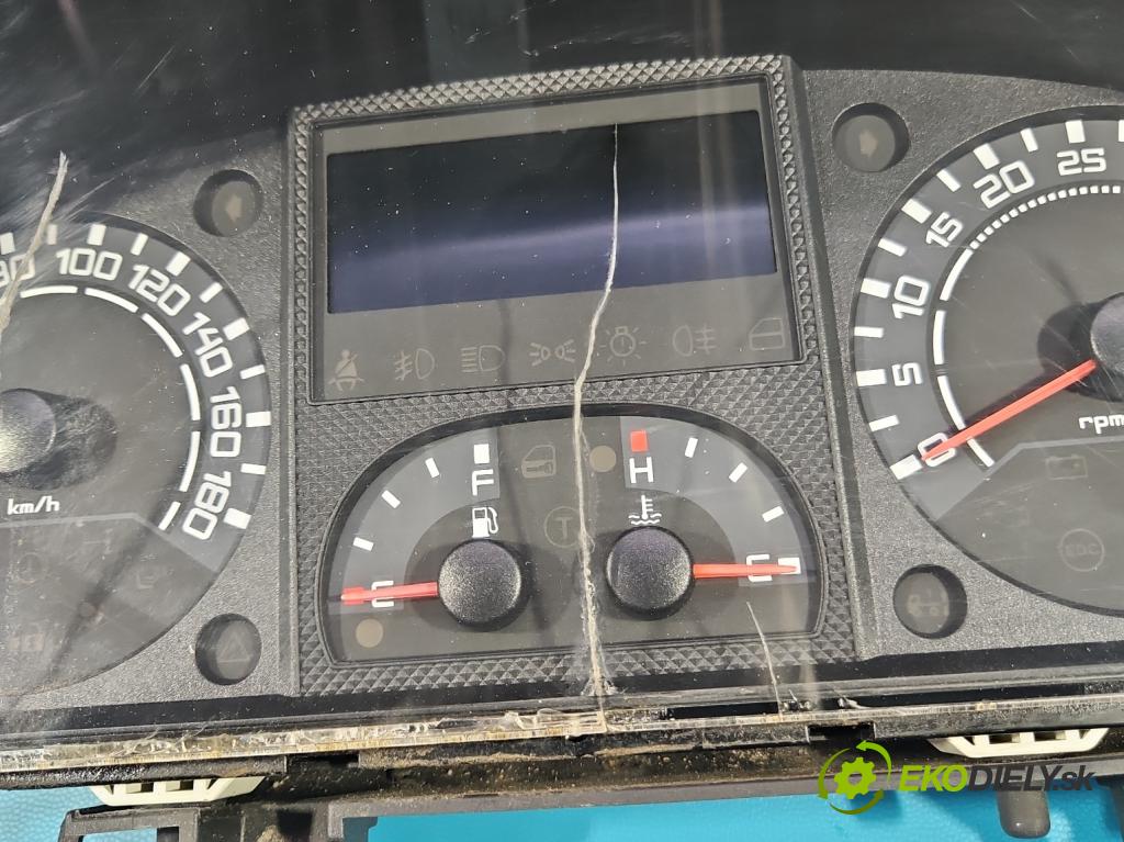 Iveco Daily IV 2006-2014 2.3 HPI 116 HP manual 85 kW 2287 cm3 5- prístrojovka/ budíky 69500156 (Prístrojová doska)