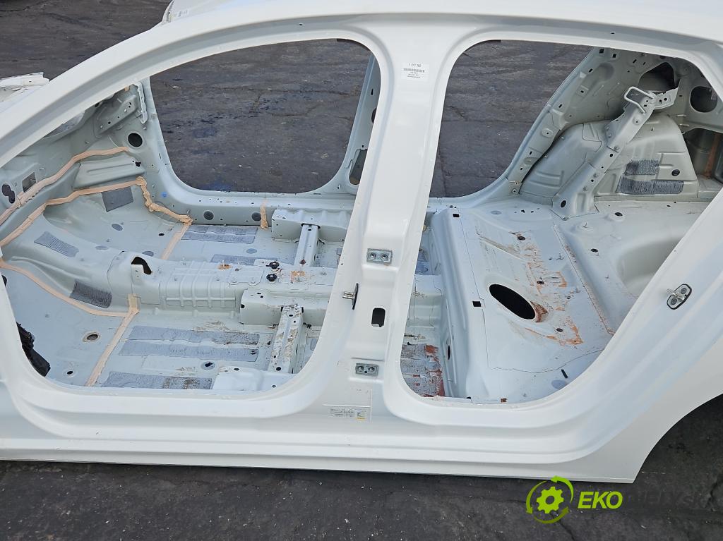 Opel Corsa F 2019- 1.2 12V 75 hp manual 55 kW 1199 cm3 5- práh levý  (Karoserie ostatní)