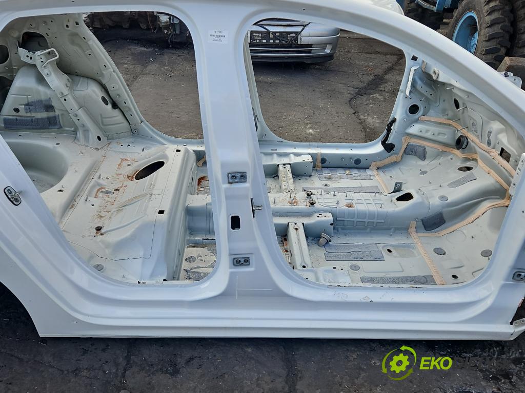 Opel Corsa F 2019- 1.2 12V 75 hp manual 55 kW 1199 cm3 5- práh pravý  (Karoserie ostatní)