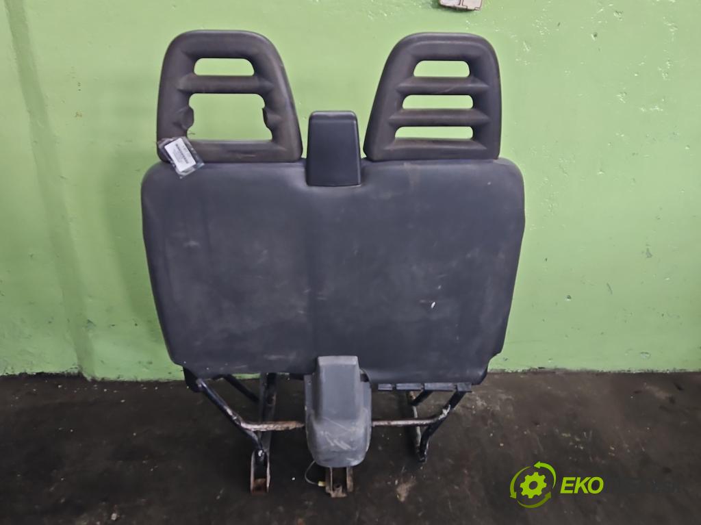 Iveco Daily IV 2006-2014 2.3 HPI 116 hp manual 85 kW 2287 cm3 5- Sedadlo pravý  (Sedadlo)
