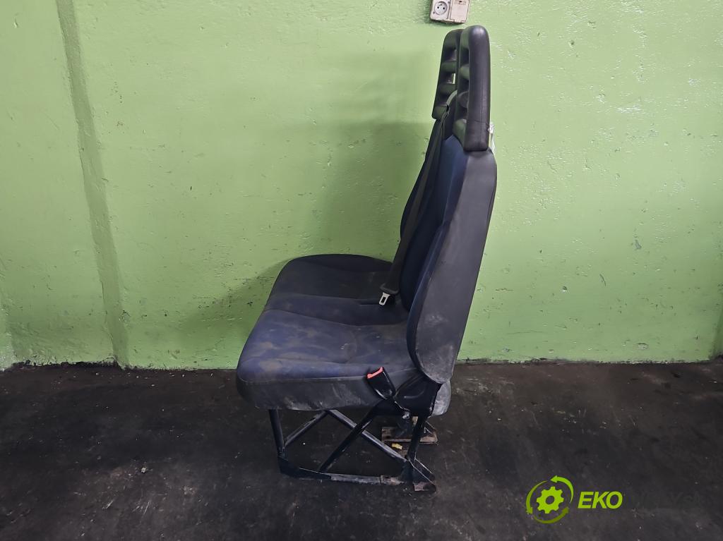 Iveco Daily IV 2006-2014 2.3 HPI 116 hp manual 85 kW 2287 cm3 5- Sedadlo pravý  (Sedadlo)