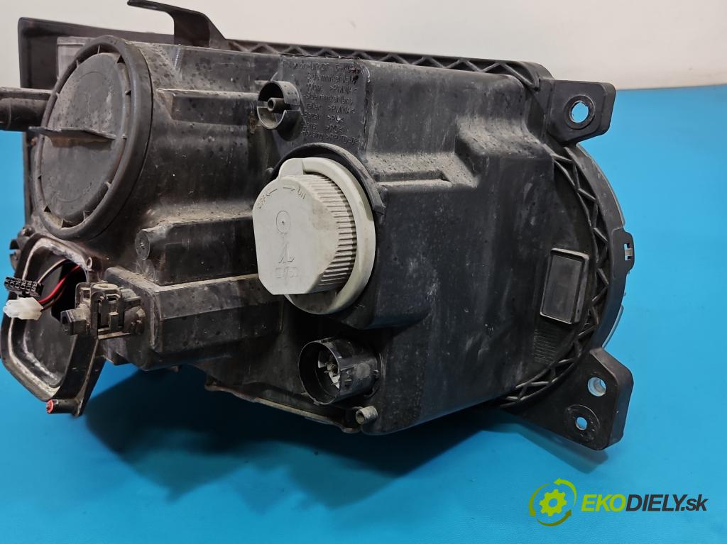 Land rover Range Rover III L322 2001-2012 4.4 V8 313 HP automatic 230 kW 4367 cm3 5- Reflektor: ľavý AH42-13W030-EB (Kľučka dverí ostatné)