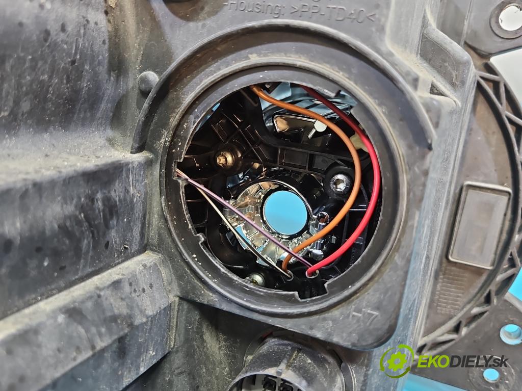 Land rover Range Rover III L322 2001-2012 4.4 V8 313 HP automatic 230 kW 4367 cm3 5- Reflektor: ľavý AH42-13W030-EB (Kľučka dverí ostatné)