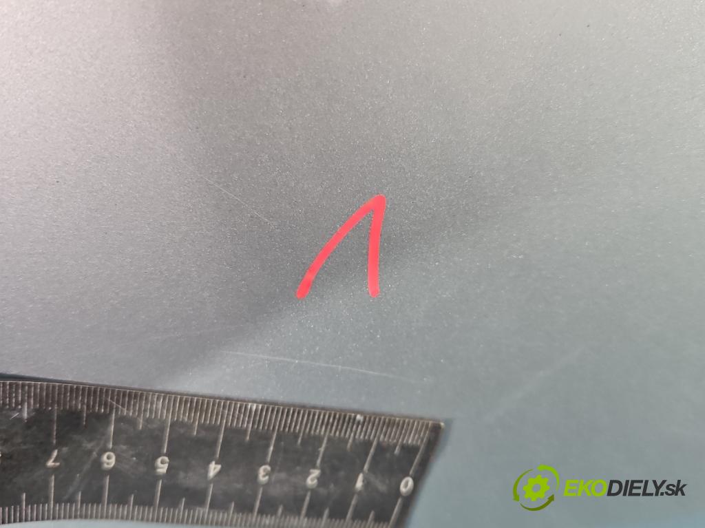 Audi A4 B5 1994-2001 1.6 8V 101 hp manual 74 kW 1595 cm3 4- dveře zadní levé  (Klika dveří ostatní)