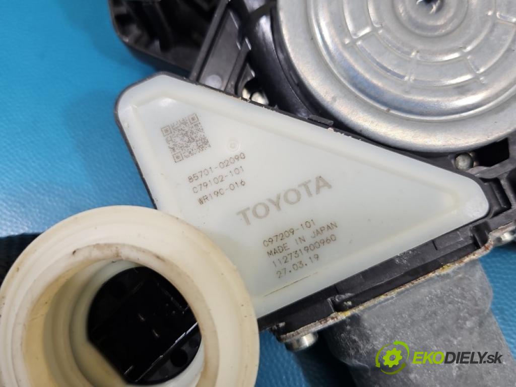 Toyota Corolla E21 2019- 1.6 16V 132 hp manual 97 kW 1598 cm3 4- mechanismus stahování přední levý 553421-104