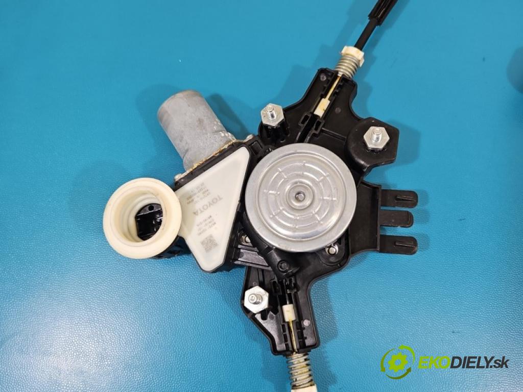Toyota Corolla E21 2019- 1.6 16V 132 hp manual 97 kW 1598 cm3 4- mechanismus stahování přední pravý 553420-104