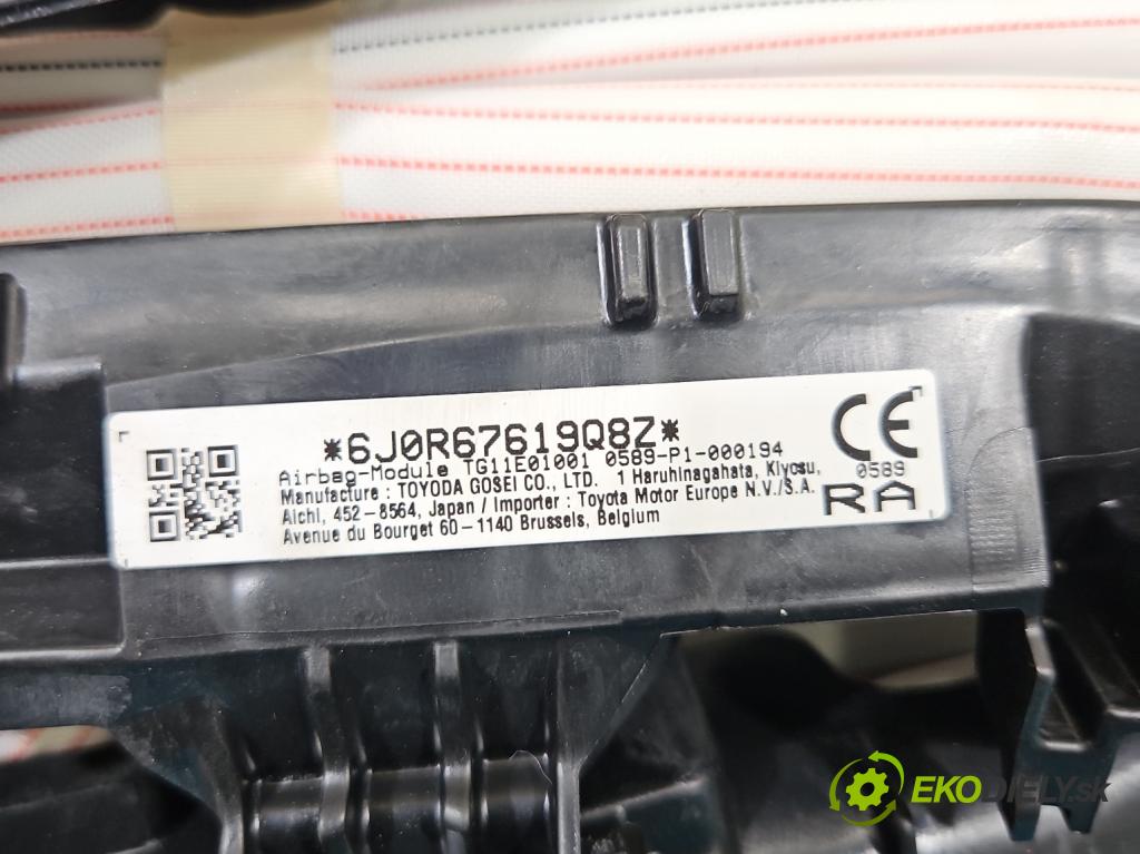 Toyota Corolla E21 2019- 1.6 16V 132 hp manual 97 kW 1598 cm3 4- Záclona: pravé 0589-P1-000194