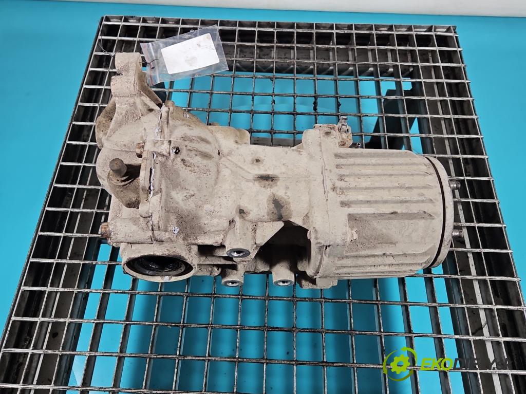 Mitsubishi Outlander II 2006-2013 2.2 DI-D 177 HP manual 130 kW 2268 cm3 5- Most: zadní: