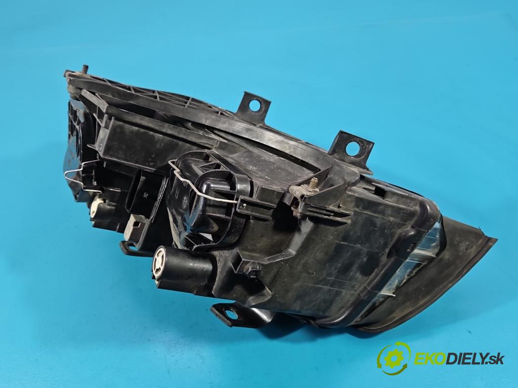 Audi A4 B6 2000-2004 1.6 8V 102 HP manual 75 kW 1595 cm3 4- Reflektor: pravý 8E0941004F (Svetlo predné pravé)