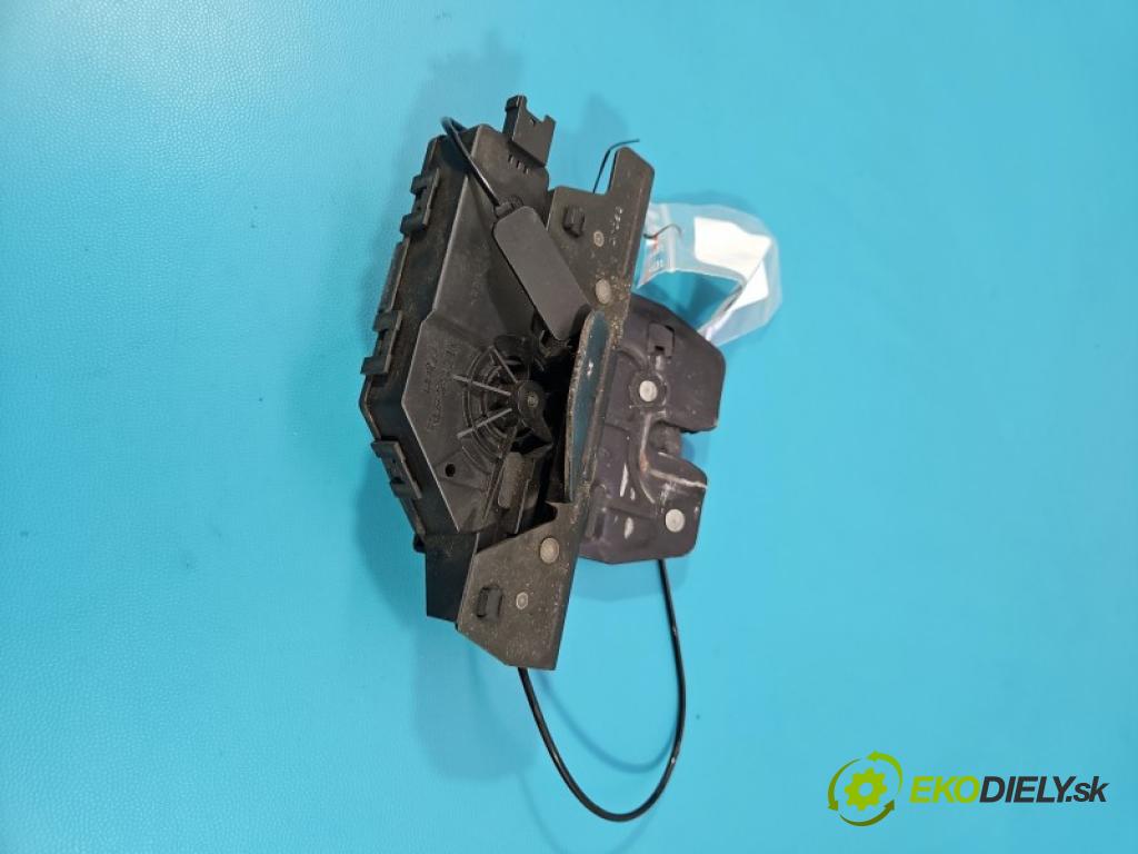 Land rover Range Rover III L322 2001-2012 4.4 V8 313 HP automatic 230 kW 4367 cm3 5- zámok kufrové dvere zadné 100227