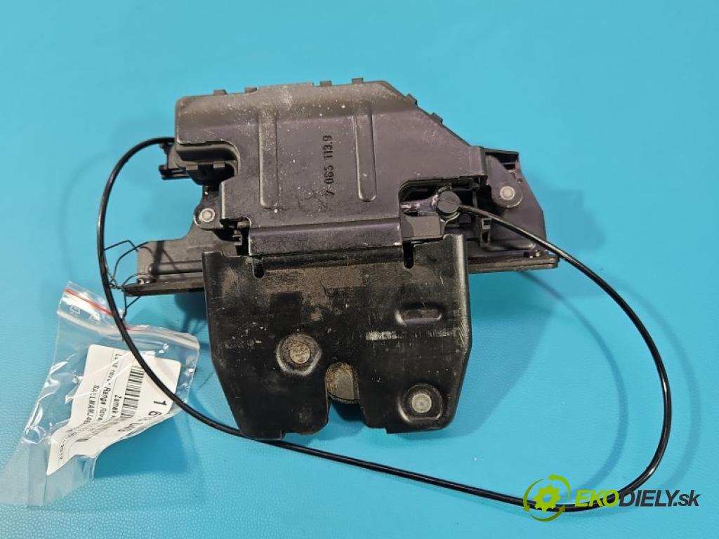 Land rover Range Rover III L322 2001-2012 4.4 V8 313 HP automatic 230 kW 4367 cm3 5- zámok kufrové dvere zadné 100227