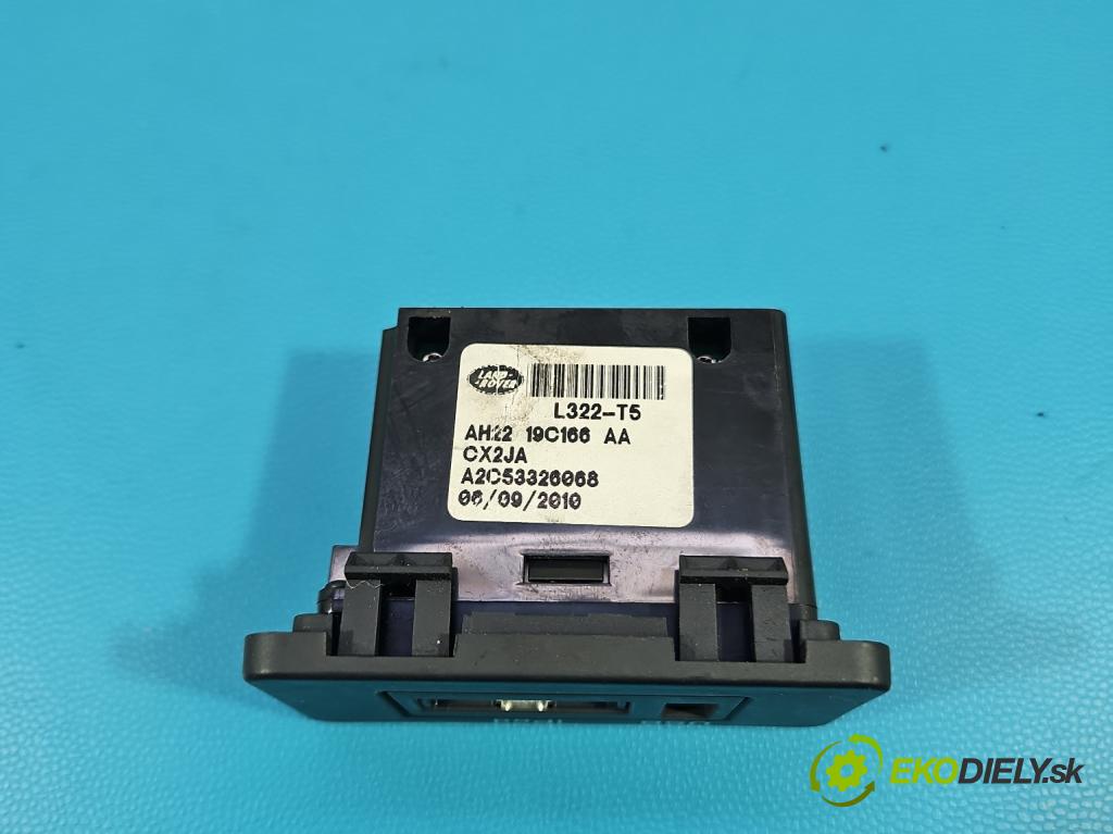 Land rover Range Rover III L322 2001-2012 4.4 V8 313 HP automatic 230 kW 4367 cm3 5- zásuvka USB AH22-19C166-ZZ