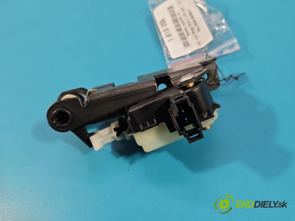 Land rover Range Rover III L322 2001-2012 Strany: zadní levý