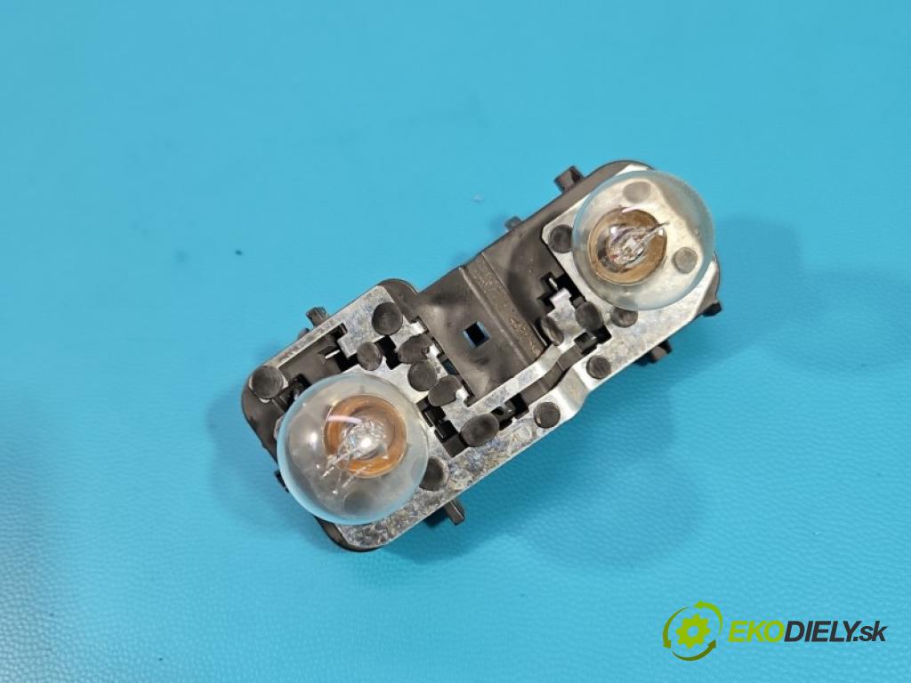 Ford C-Max II 2010-2019 2.0 tdci 150 HP manual 110 kW 1997 cm3 5- svetlo / reflektor zadné pravé kufrové dvere