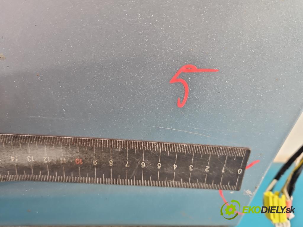 Toyota Rav4 IV 2013-2018 2.0 16V 151KM automatic 111 kW 1987 cm3 5- dveře přední pravé  (Klika dveří ostatní)
