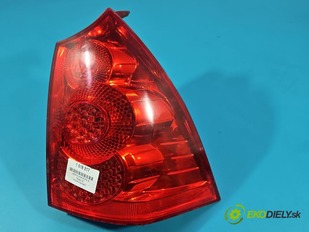 Peugeot 307 1.6 16V 109 HP manual 80 kW 1587 cm3 5- svetlo / reflektor zadné pravé blatník