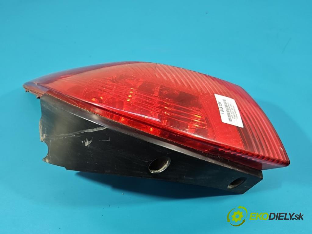 Peugeot 308 I 2007-2013 1.6 16V 120 hp manual 88 kW 1598 cm3 5- světlo zadní pravé blatník: