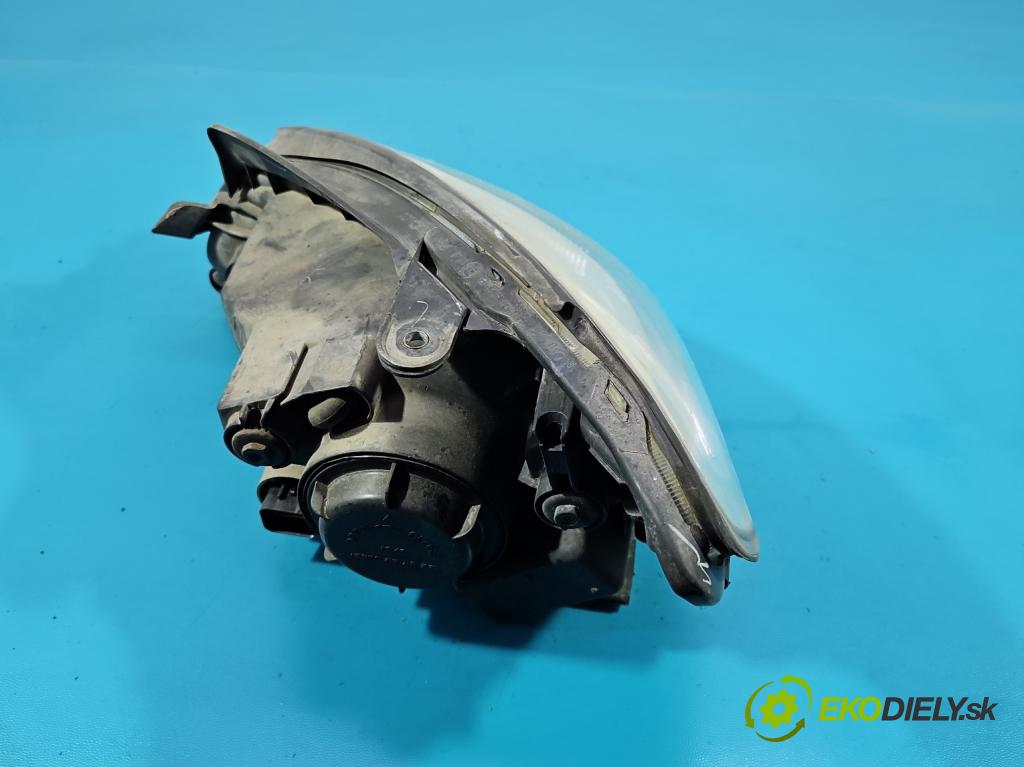 Hyundai Getz 1.1 12V 67KM manual 49 kW 1086 cm3 5- světlo pravý 92102-0B500 (Pravé přední světlo)