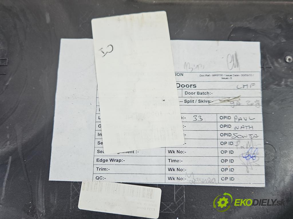Land rover Range Rover III L322 2001-2012 4.4 V8 313 HP automatic 230 kW 4367 cm3 5- Čalounictví: dvere predné ľavé