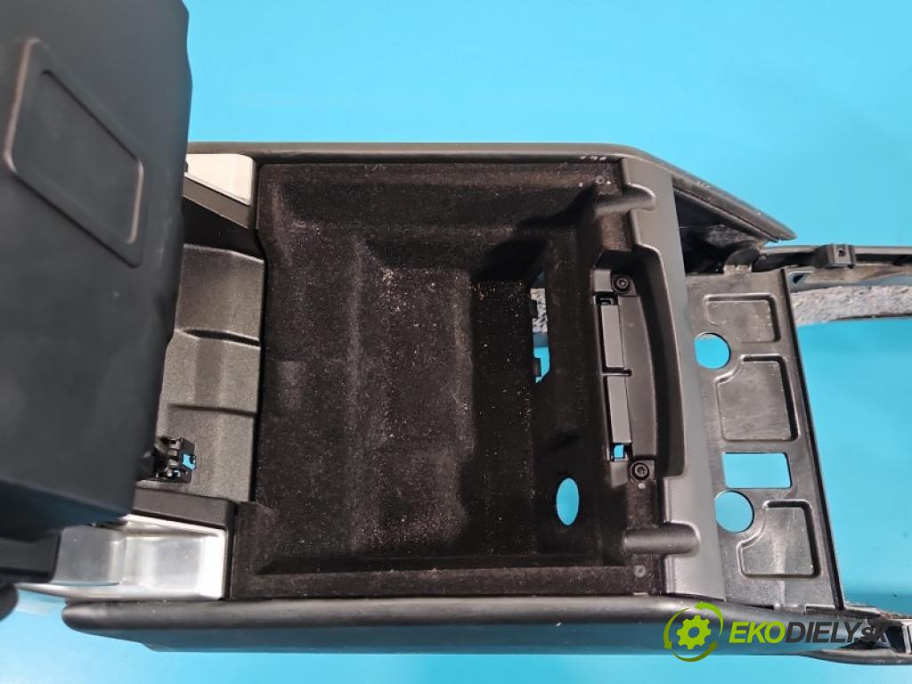 Land rover Range Rover III L322 2001-2012 4.4 V8 313 HP automatic 230 kW 4367 cm3 5- operadlo P105974 (Lakťová opierka)