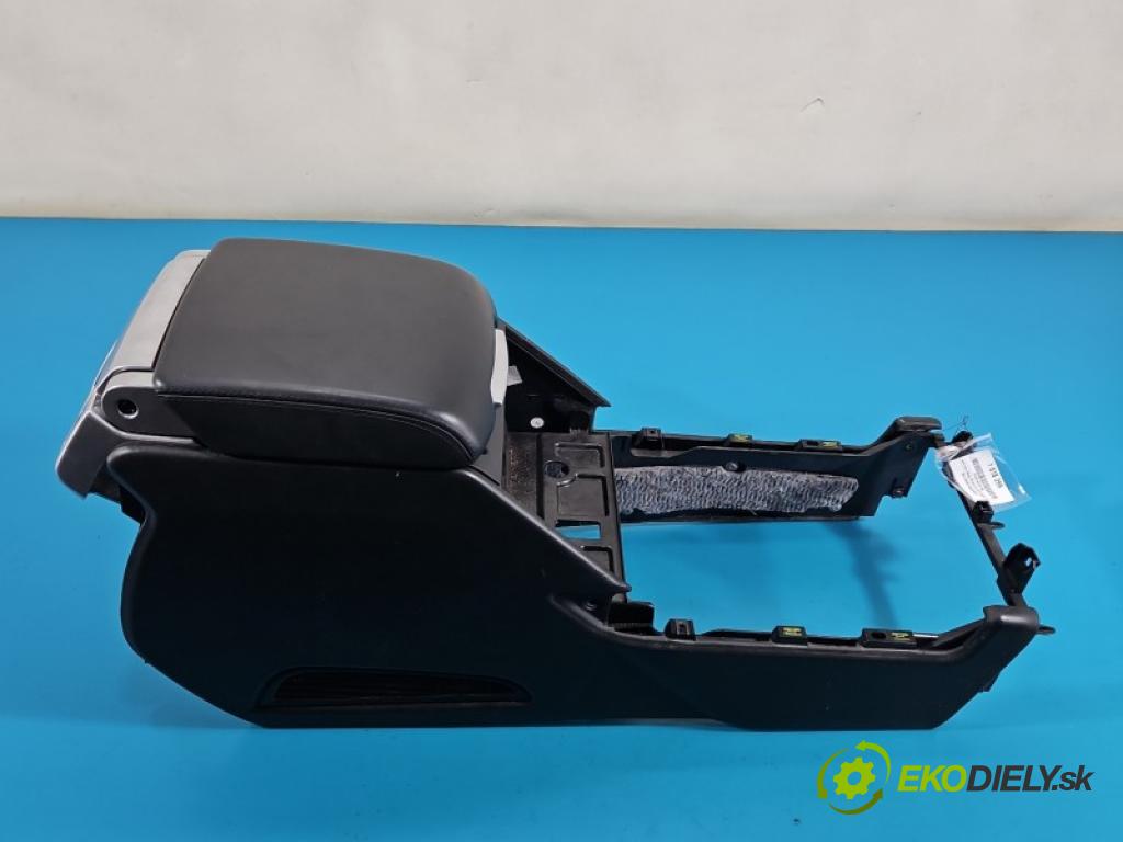 Land rover Range Rover III L322 2001-2012 4.4 V8 313 HP automatic 230 kW 4367 cm3 5- operadlo P105974 (Lakťová opierka)