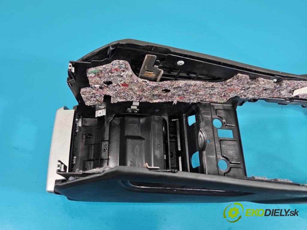 Land rover Range Rover III L322 2001-2012 4.4 V8 313 HP automatic 230 kW 4367 cm3 5- operadlo P105974 (Lakťová opierka)