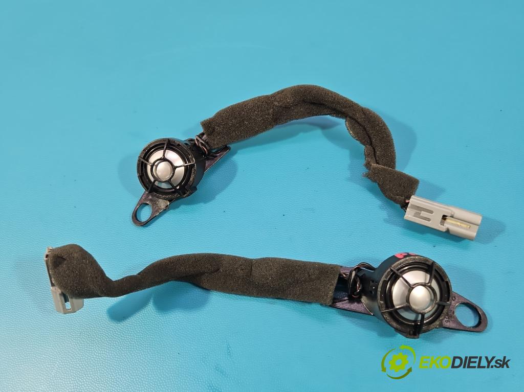 Land rover Range Rover III L322 2001-2012 4.4 V8 313 hp automatic 230 kW 4367 cm3 5- Mluvčí: AH42-18808-AC