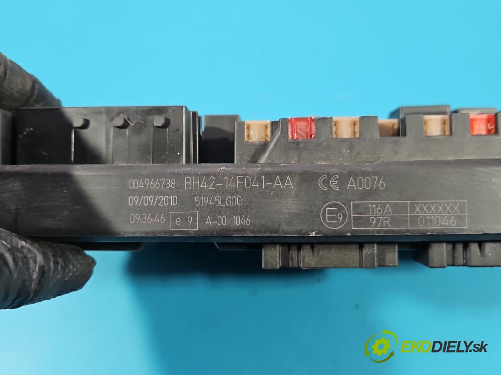 Land rover Range Rover III L322 2001-2012 4.4 V8 313 HP automatic 230 kW 4367 cm3 5- skrinka poistka BH42-14F041-AA (Poistková skrinka)