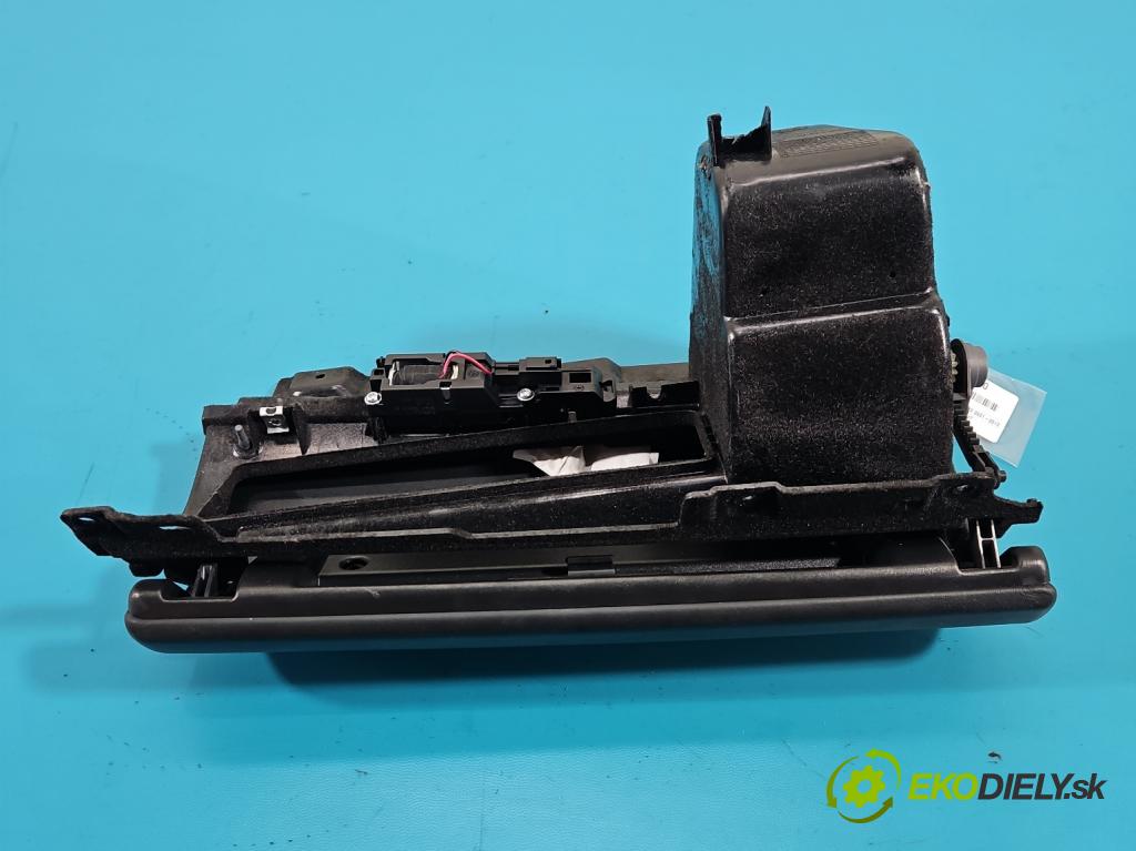 Land rover Range Rover III L322 2001-2012 4.4 V8 313 HP automatic 230 kW 4367 cm3 5- kastlík