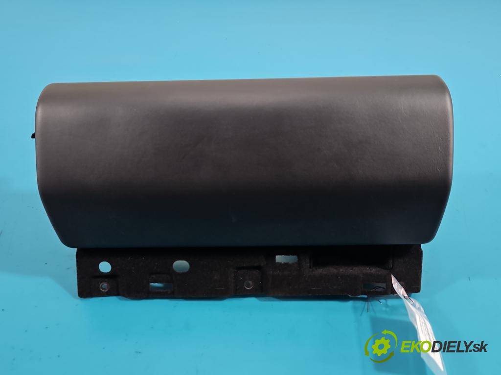 Land rover Range Rover III L322 2001-2012 4.4 V8 313 HP automatic 230 kW 4367 cm3 5- kastlík 