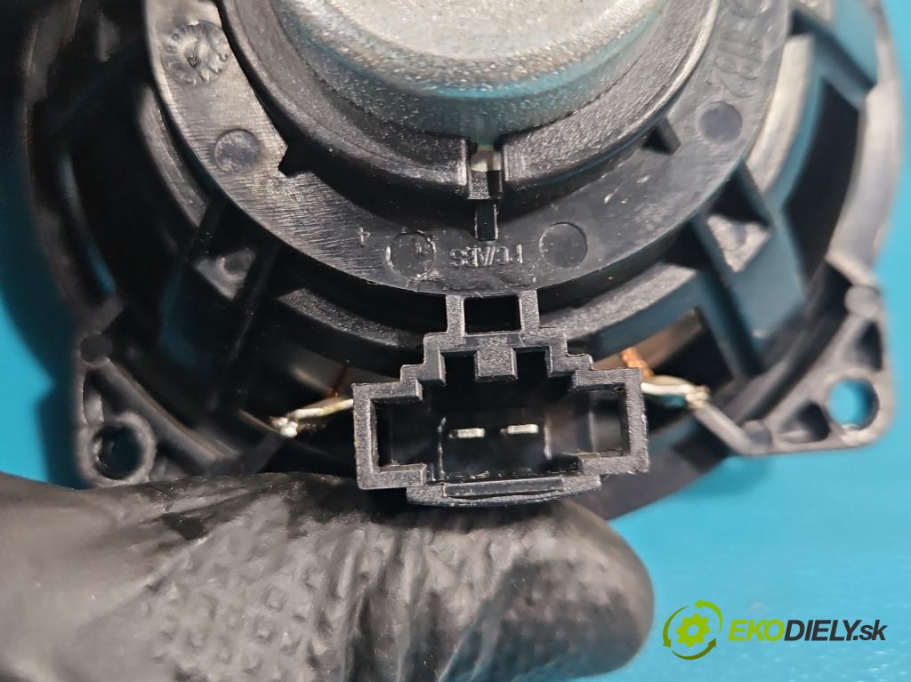 Land rover Range Rover III L322 2001-2012 4.4 V8 313 hp automatic 230 kW 4367 cm3 5- Mluvčí: 5H22-18808-FA