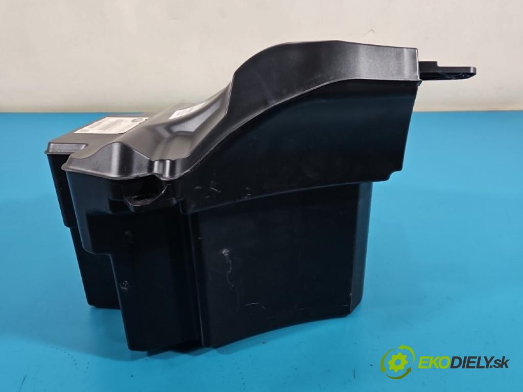 Land rover Range Rover III L322 2001-2012 4.4 V8 313 hp automatic 230 kW 4367 cm3 5- Subwoofer: XH42-18808-AB (Audio zařízení)