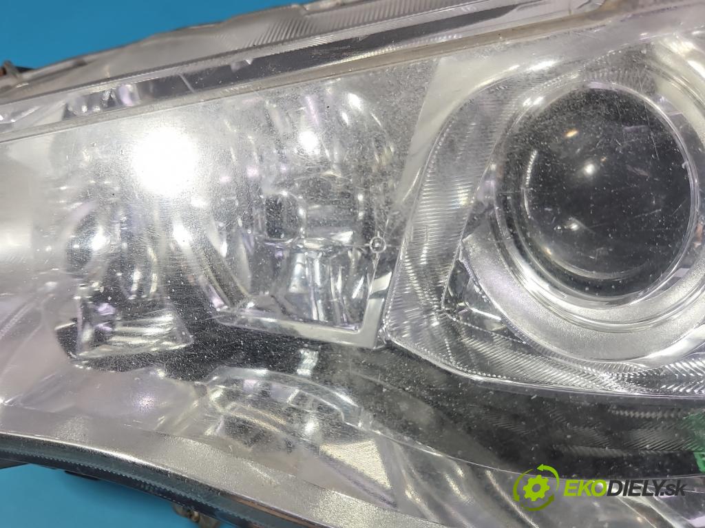 Mitsubishi Outlander II 2006-2013 2.2 DI-D 4N14 177 HP manual 130 kW 2268 cm3 5- Reflektor: ľavý  (Kľučka dverí ostatné)