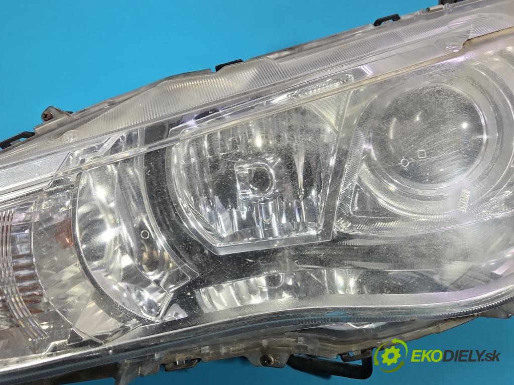 Mitsubishi Outlander II 2006-2013 2.2 DI-D 4N14 177 HP manual 130 kW 2268 cm3 5- Reflektor: ľavý  (Kľučka dverí ostatné)