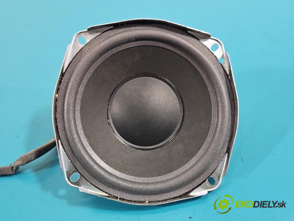 Audi Q5 2008-2016 2.0 tdi 190 hp automatic 140 kW 1968 cm3 5- Subwoofer: 1000104-001 (Audio zařízení)