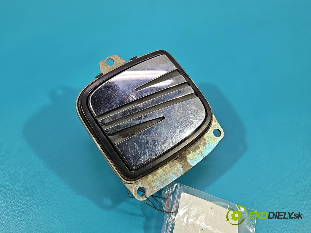 Seat Altea 1.6 8V 102 HP manual 75 kW 1595 cm3 5- rukoväť kufrové dvere zadné 5P0827565C