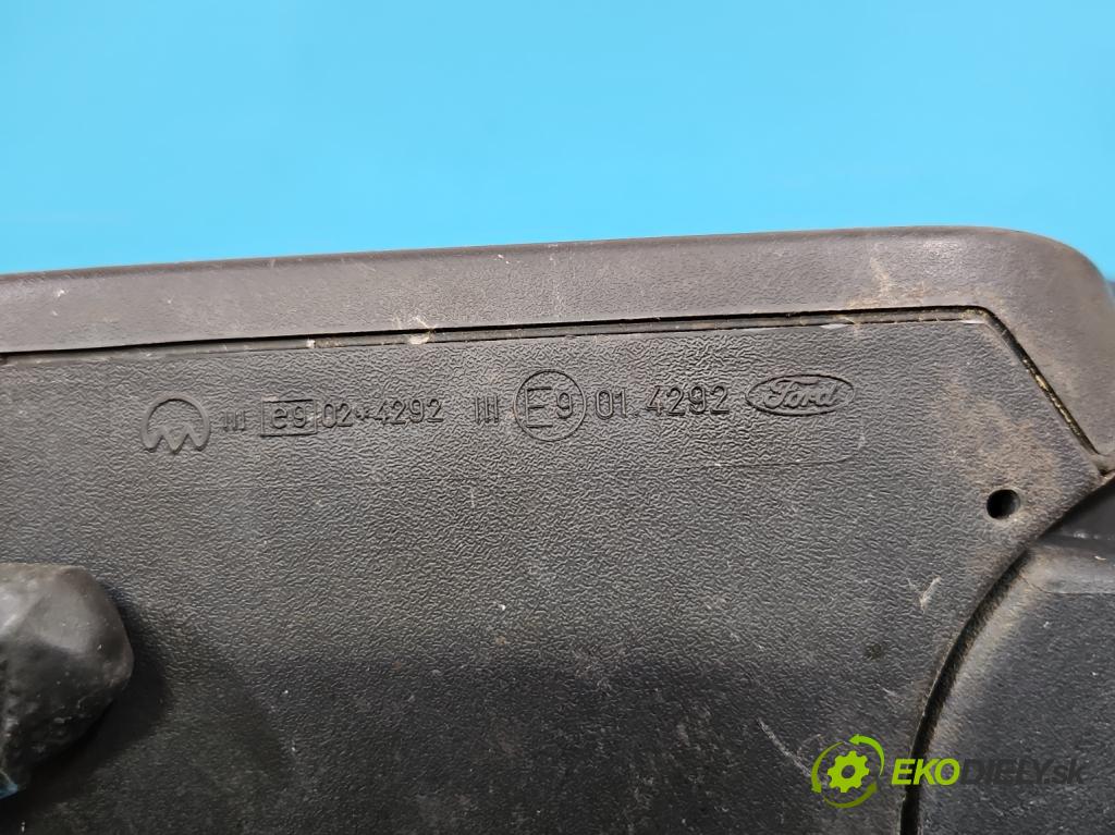 Ford Focus Mk2 2004-2011 1.6 16V 101 hp manual 74 kW 1596 cm3 5- zpětné zrcátko levé  (Klika dveří ostatní)