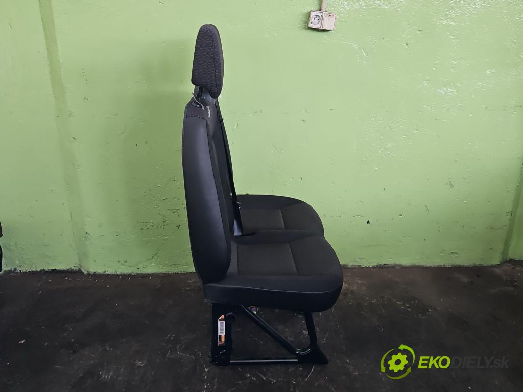 Opel Movano IV 2021- 2.2 cdti 165 hp manual 121 kW 2179 cm3 5- Sedadlo pravý  (Sedadlo)
