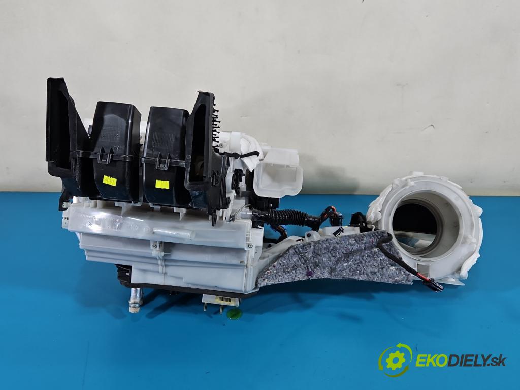 Opel Grandland 2017–2024 1.2 T 131 hp manual 96 kW 1199 cm3 5- radiátor 9675402680 (Radiátor topení)
