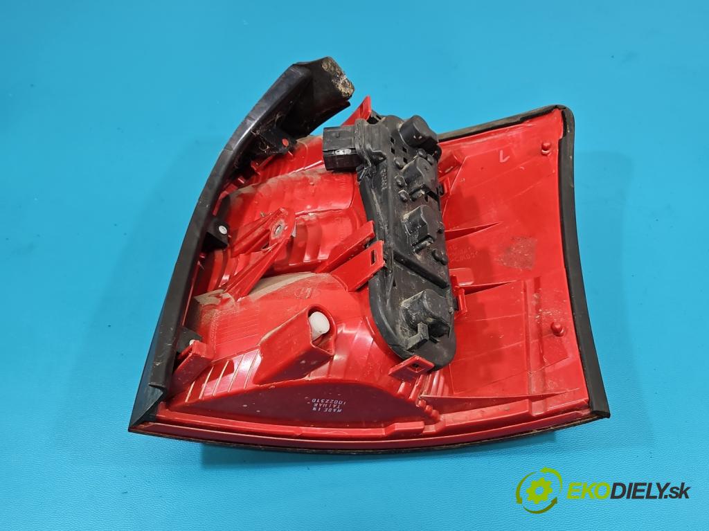 Audi A4 B6 2000-2004 2.0 FSI 150 HP manual 110 kW 1984 cm3 5- svetlo / reflektor zadné ľavé blatník