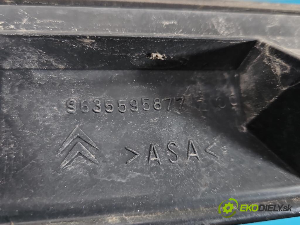 Citroen Xsara Picasso 2.0 hdi 90 HP manual 66 kW 1997 cm3 5- rukoväť kufrové dvere zadné 9635595877