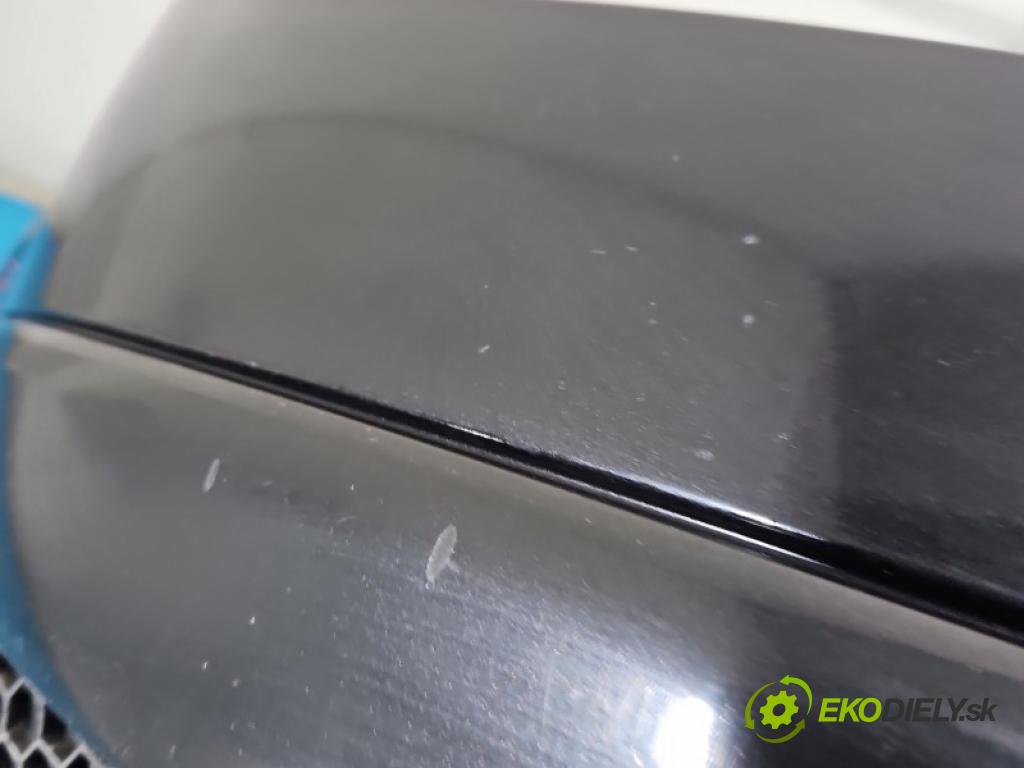 Seat Altea 1.6 8V 102 hp manual 75 kW 1595 cm3 5- nárazník přední  (Klika dveří ostatní)